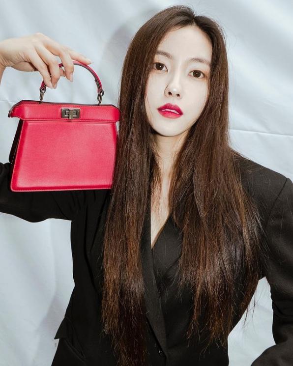 Idol Kpop Punya Brand Fashion. (Instagram/hyominnn)