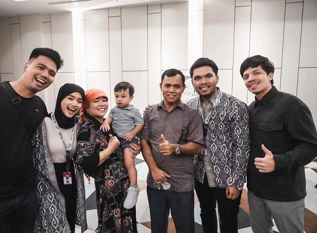 Seleb Akrab Sama Calon Ipar (instagram/@thariqhalilintar)