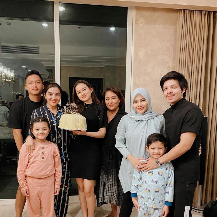 Seleb Akrab Sama Calon Ipar (instagram/@ssarah_menzel)