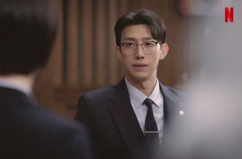 9 Potret Kang Ki Young di Extraordinary Attorney Woo, Jadi Mentor Park Eun Bin yang Bijaksana