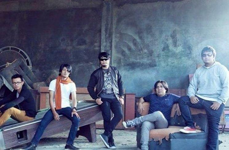Judul Lagu Indonesia Pakai Nama Orang (instagram@flanellaband)