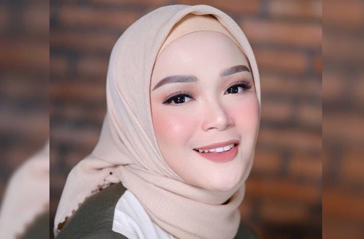 Potret Bahagia Sheza Idris (Instagram/@shezaidris)