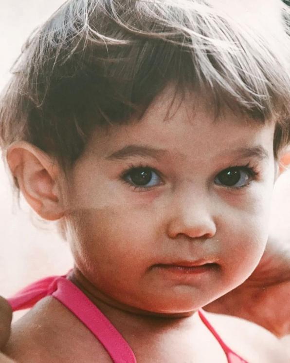 Potret Masa Kecil Enzy Storia (instagram/@enzystoria)