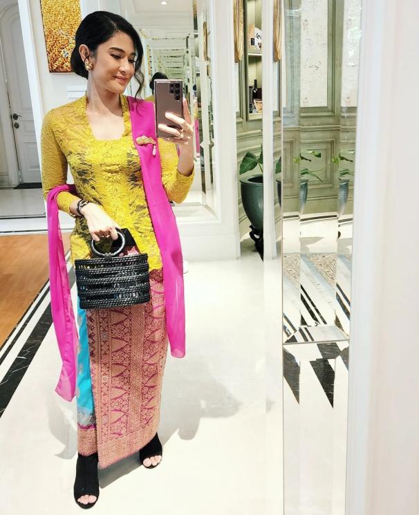 OOTD Dian Sastro Pakai Kebaya Murah Meriah (Instagram/@therealdisastr)