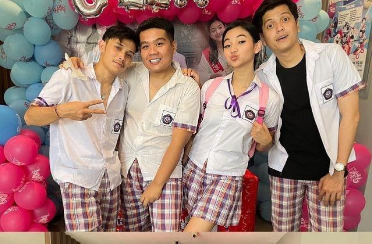 Potret Glenca Chysara Pakai Seragam SMA. (Instagram/glencachysaraofficial)