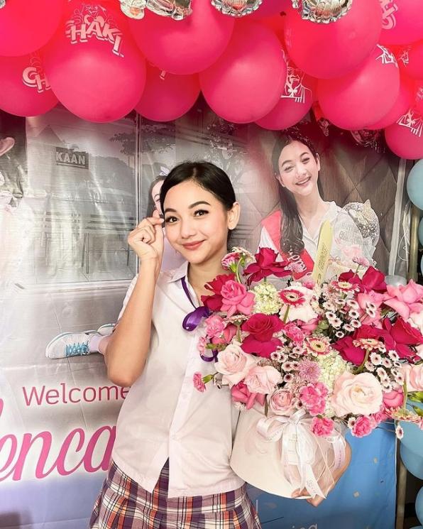 Potret Glenca Chysara Pakai Seragam SMA. (Instagram/glencachysaraofficial)
