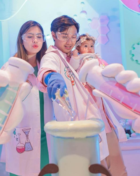 Potret Gender Reveal Anak Kedua Felicya Angelista dan Caesar Hito (Instagram/@felicyangelista_)