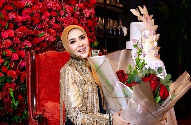 Momen Ulang Tahun Syahrini ke-40. (Instagram/princessyahrini)
