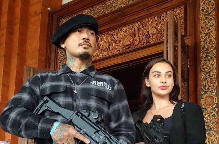 Kemesraan Nora Alexandra dan Jerinx SID (Instagram/@true_jrx)