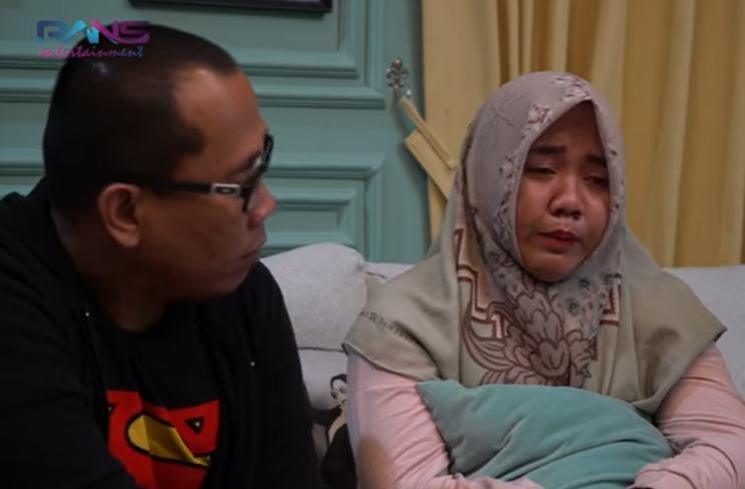 Mbak Lala nangis ungkap cerita pilu Rafathar dihina fans. (YouTube/RANS Entertainment)