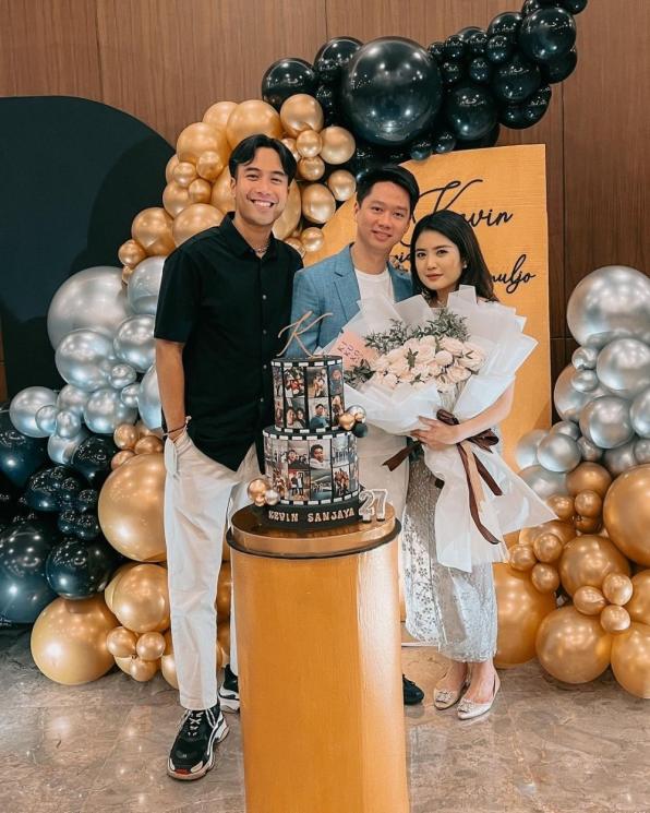 Potret Kevin Sanjaya Melamar Valencia Tanoesoedibjo (instagram/vidialdiano)