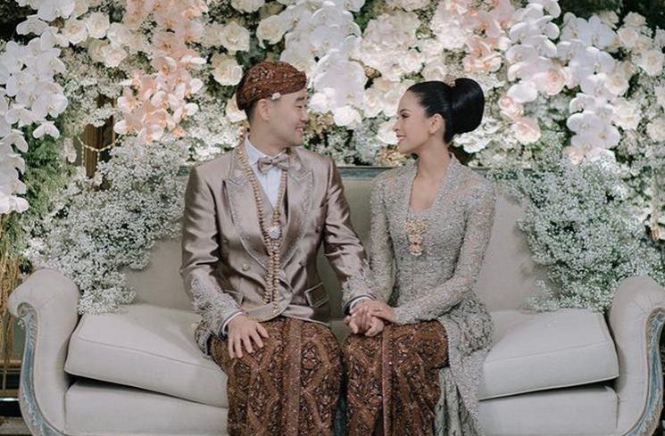 Momen Maudy Ayunda Temani Jesse Choi Potong Rambut di Korea. (Instagram/@maudyayunda)