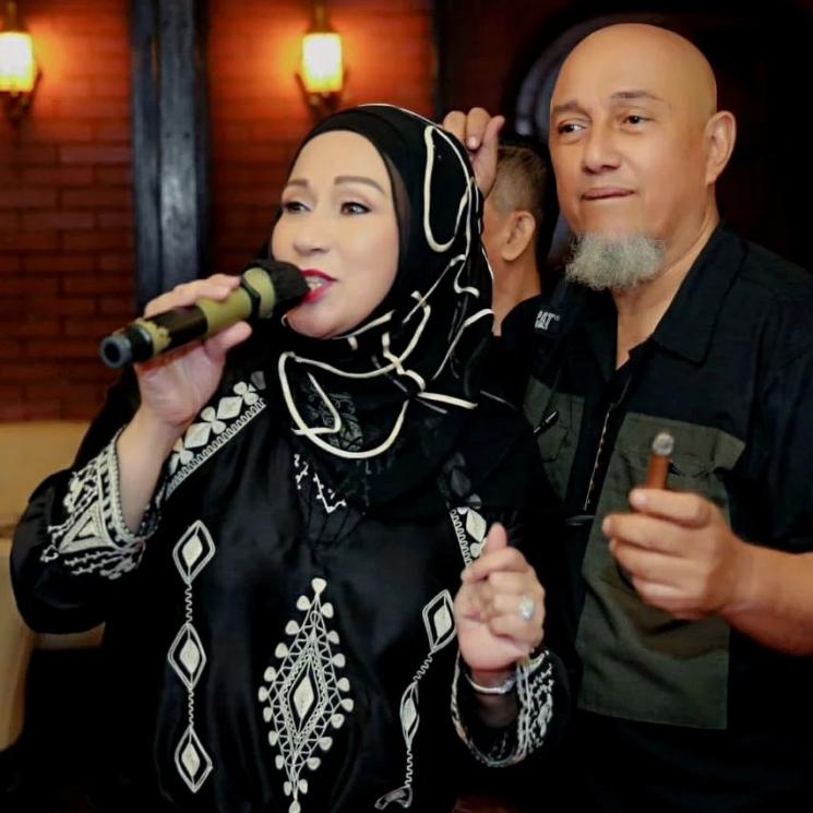 Penyanyi Dangdut Berhijab (Instagram/@cameliamalikreal)