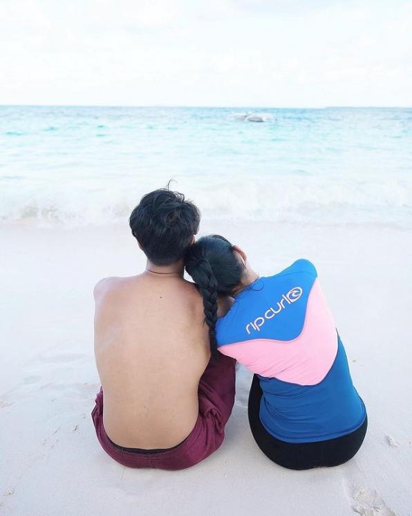 Potret Tyas Mirasih Liburan Bareng Tengku Tezi di Sulawesi. (Instagram/tyasmirasih)