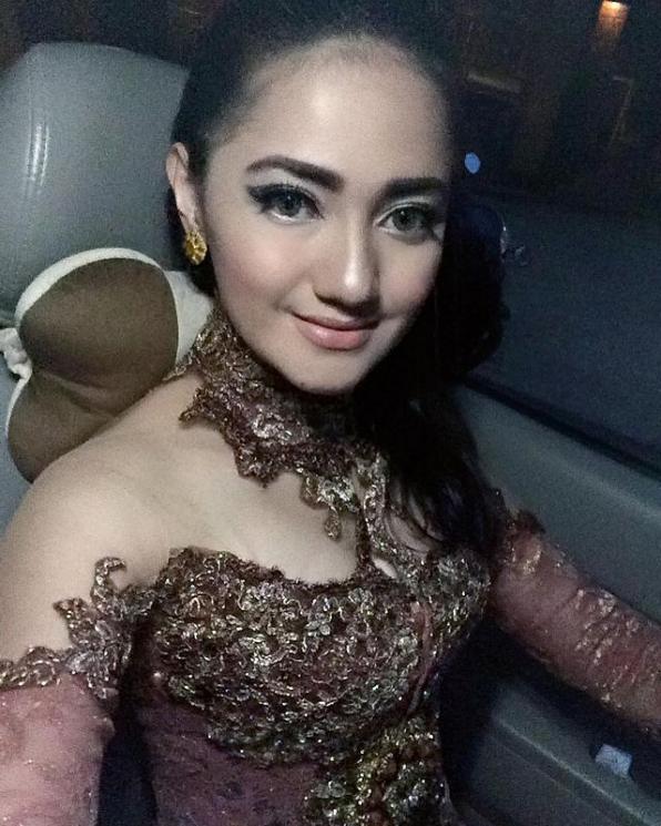 Perjalanan Spiritual Marcella Simon. (Instagram/marcella_simon)