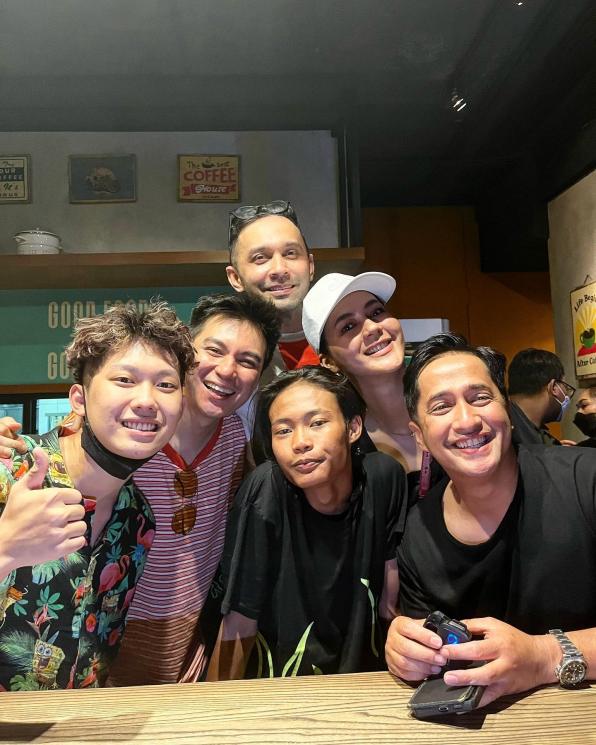Potret Bonge bareng artis. (Instagram/@bonge.sudirman)
