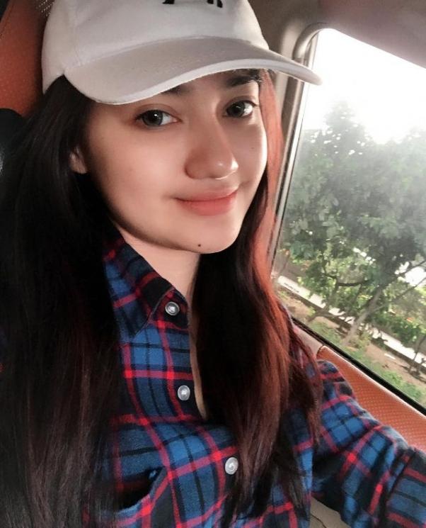 Perjalanan Spiritual Marcella Simon. (Instagram/marcella_simon)