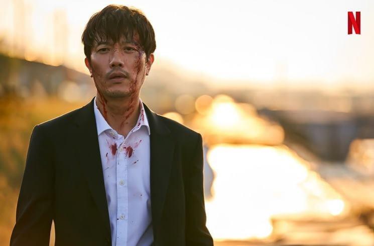 Adu Peran Jung Woo dan Park Hee Soon di A Model Family (Instagram/@netflixkr)
