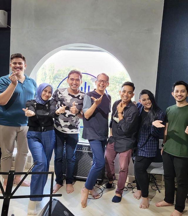 Momen Reuni Akbar Jebolan AFI. (Instagram/tia_afi2)