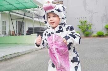 10 Potret Gala Sky Cosplay Jadi Sapi, Gemes Banget!