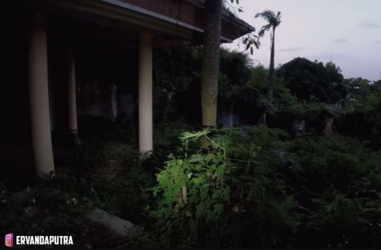 Rumah Suzzanna di Semarang. (YouTube/Papi Story)
