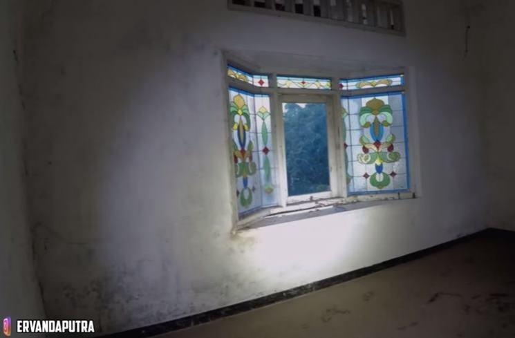 Rumah Suzzanna di Semarang. (YouTube/Papi Story)