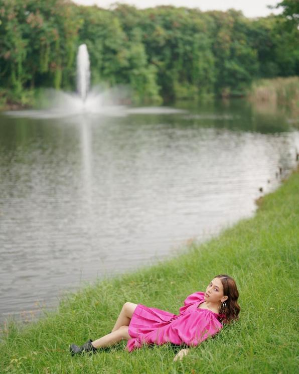 Foto Adhisty Zara di Pemotretan Terbaru (Instagram/@winstongomez)