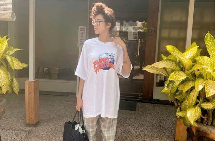 Gaya Nyeleneh Widy Vierra. (Instagram/@_widikidiw_)