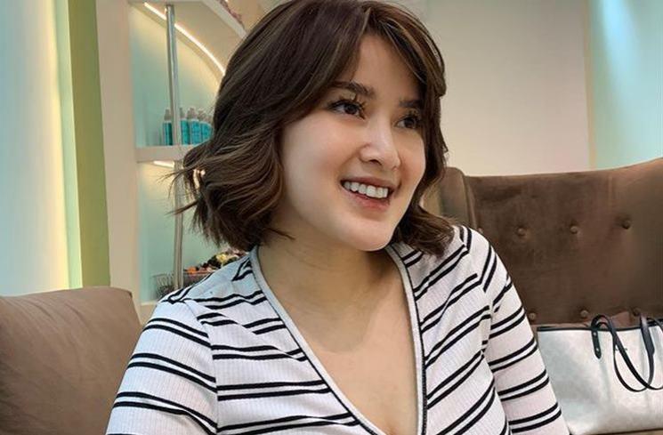 Potret Terbaru Rosiana Dewi Usai Melahirkan. (Instagram/@rsn.dw)