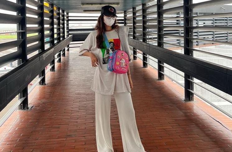 Gaya Nyeleneh Widy Vierra. (Instagram/@_widikidiw_)