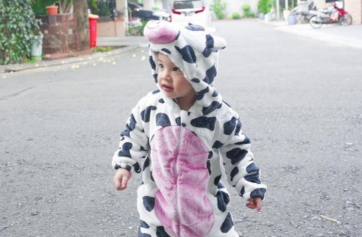 Potret Gala Sky Cosplay Jadi Sapi (Instagram/@fuji_an)