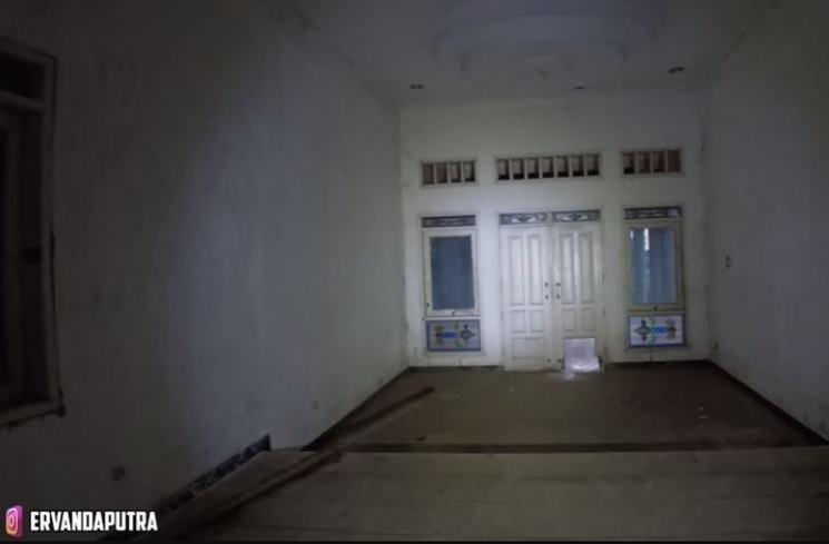 Rumah Suzzanna di Semarang. (YouTube/Papi Story)