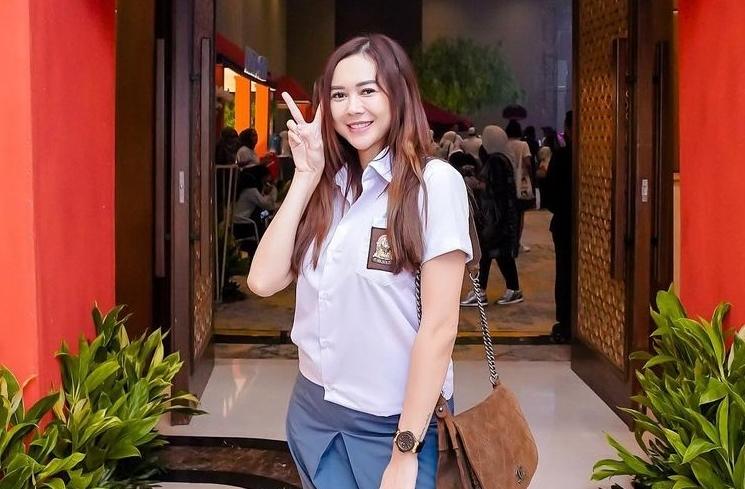 Artis Bermasalah dengan Fans (Instagram/@aurakasih)