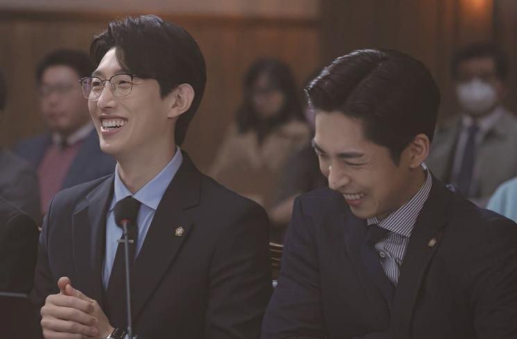 Potret di Balik Layar Extraordinary Attorney Woo (Instagram/@channel.ena.d)