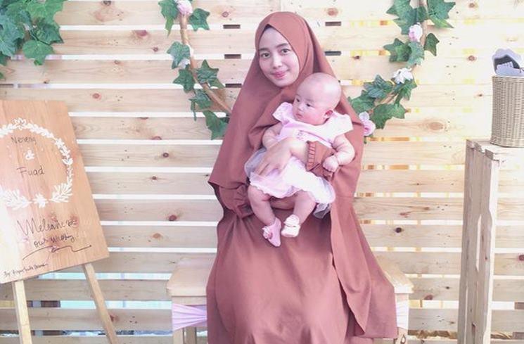 Penampilan Berhijab Eks JKT48 (instagram/@dena.sr15)
