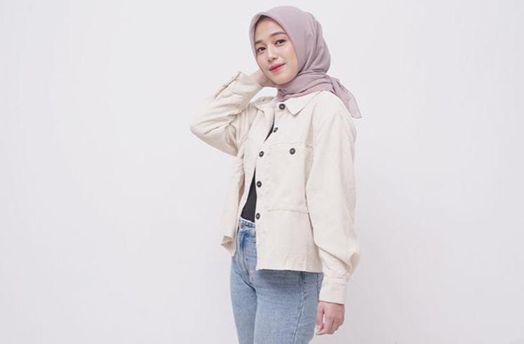 Penampilan Berhijab Eks JKT48 (instagram/@dena.sr15)