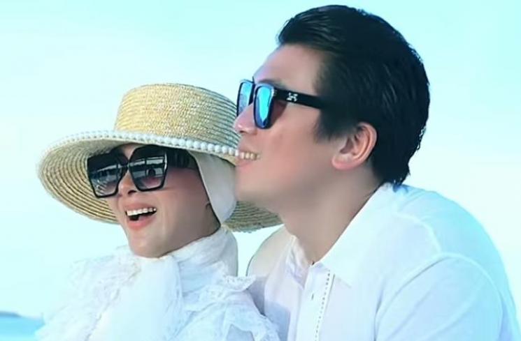 Potret Syahrini dan Sang Suami Nikmati Golden Hour di Jepang (Instagram/princessyahrini)