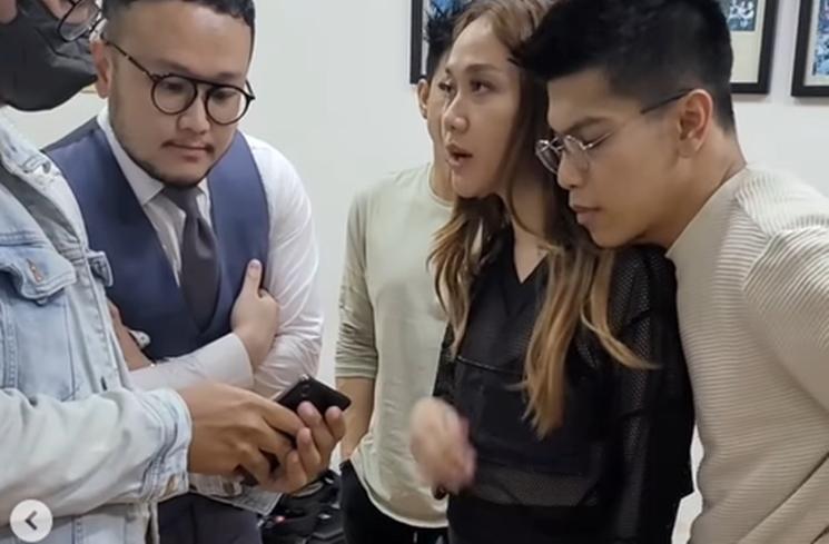 Potret Akrab Ariel NOAH dan BCL saat Fitting Baju (Instagram/@samuelwongso)