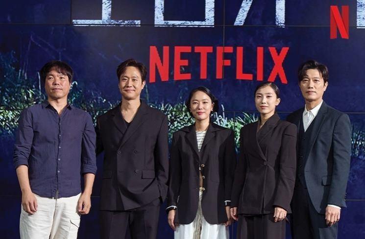 Adu Peran Yoon Jin Seo dan Park Ji Yeon di A Model Family (Instagram/@netflixkr)