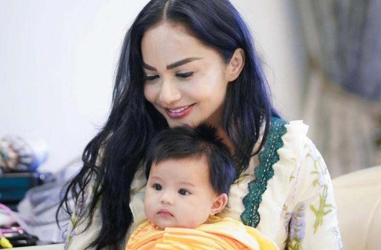 Krisdayanti dan Baby Ameena. (Instagram/krisdayantilemos)