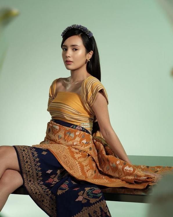 Artis Ikut Promosi Pameran Oscar Lawalata. (Instagram/bebytsabina)
