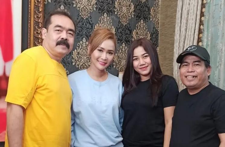 Potret Bopak Castello dan Istri (Instagram/bopakcastello_new)