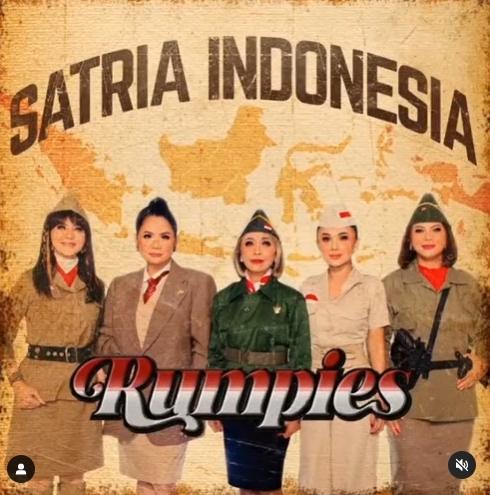 Potret Geng Yuni Shara Pakai Kostum Kemerdekaan. (Instagram/itadyahpurnamasari)