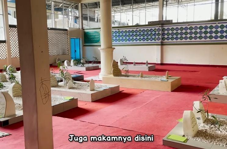 Potret Pesantren Keluarga Suami Tasyi Athasyia (YouTube/Tasyi Athasyia)