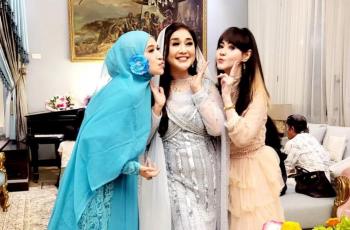 10 Potret Ultah Paramitha Rusady ke-56, Salfok Wajah Tak Berubah Tetap Cantik Awet Muda