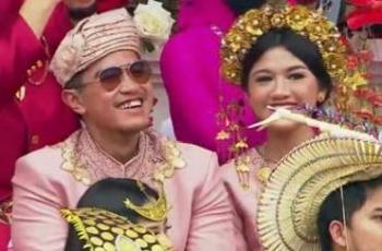 Kaesang Pangarep dan Erina Gudono Mesra Pakai Baju Adat di Upacara 17 Agustus