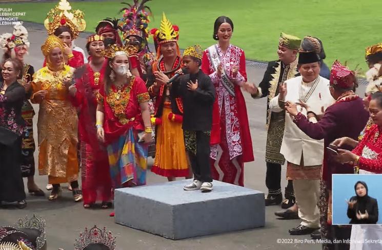Momen Farel Prayoga Nyanyi Saat HUT ke-77  [Youtube]