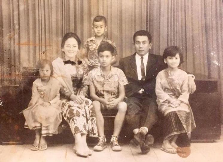 Potret Masa Muda Kakek Nenek Artis. (Instagram/@therealdisastr)