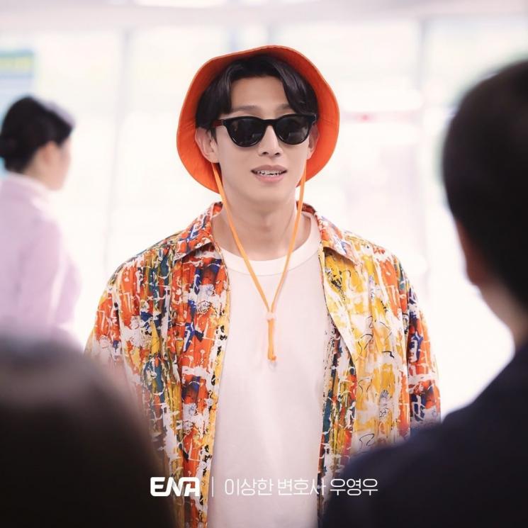 Adegan Berkesan Extraordinary Attorney Woo (Instagram/@channel.ena.d)