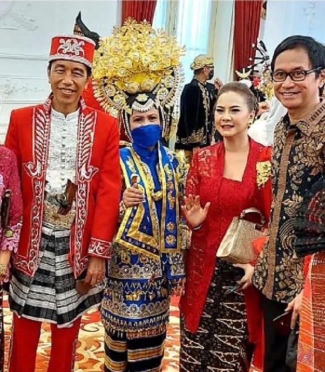 Potret Artis Hadiri Upacara di Istana Merdeka. (Instagram/@addiems999)